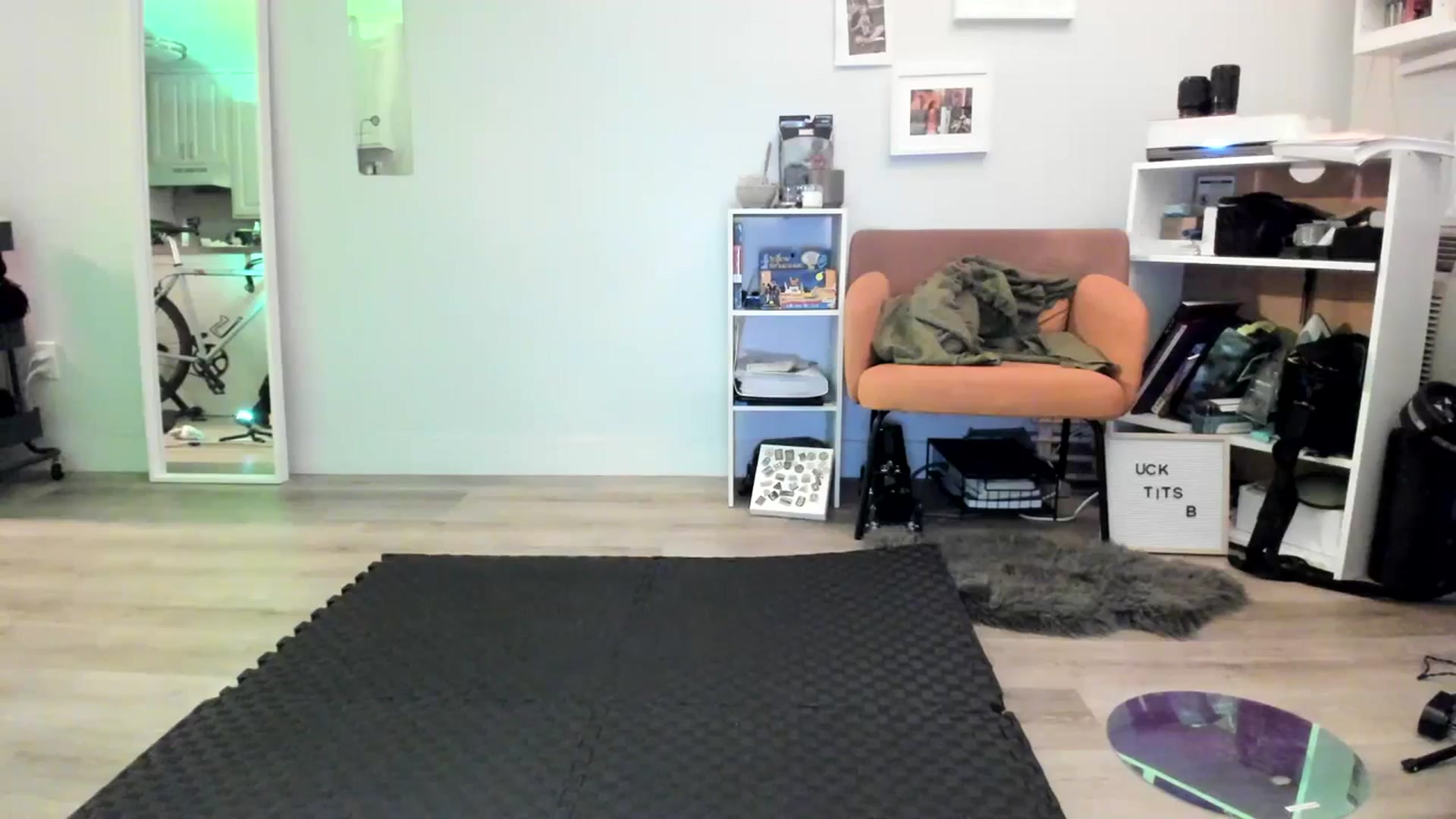 Gallery image thumbnail from Frankiiy_'s myfreecams stream on, 07/18/2023, 09:02 image 4 of 20