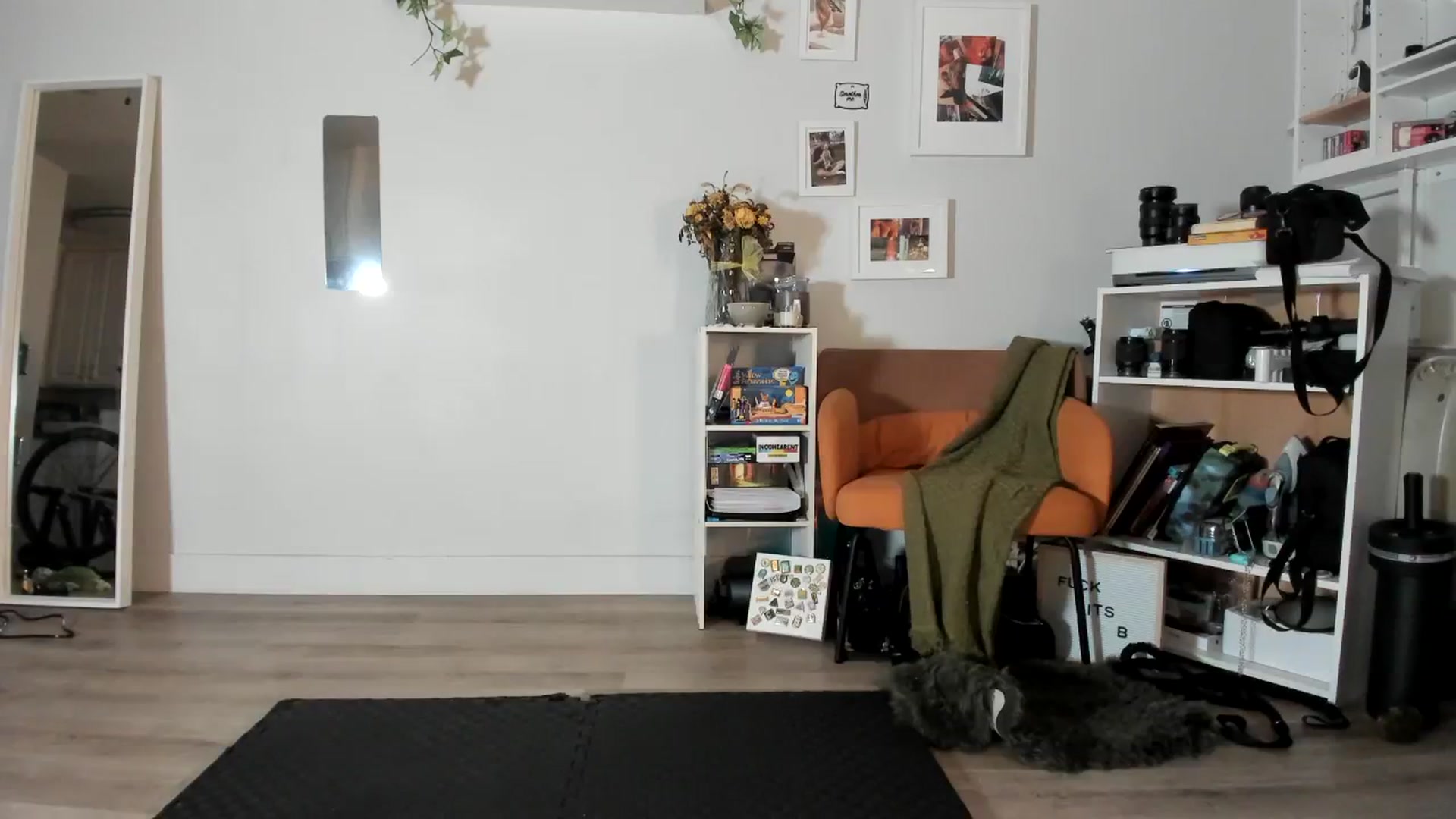 Gallery image thumbnail from Frankiiy_'s myfreecams stream on, 08/16/2023, 07:33 image 5 of 20