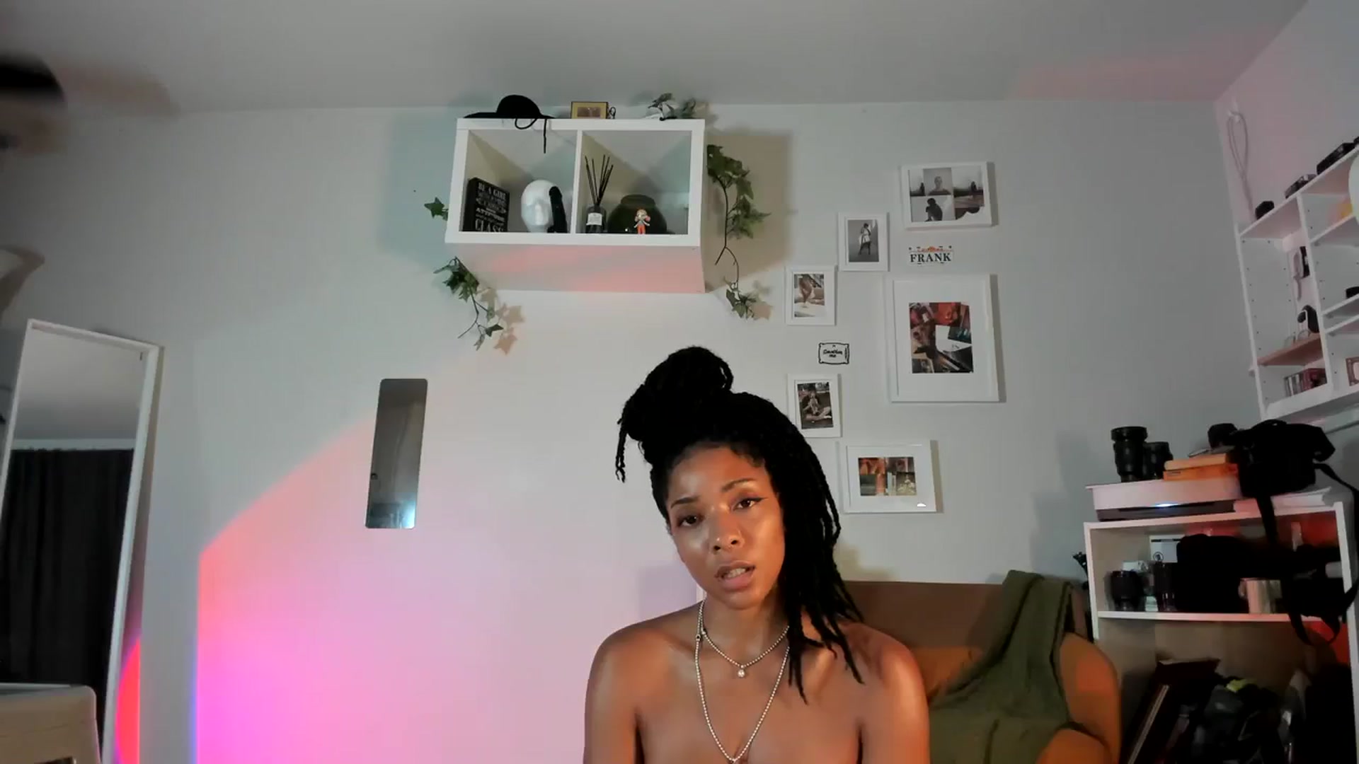 Gallery image thumbnail from Frankiiy_'s myfreecams stream on, 08/17/2023, 08:44 image 6 of 20