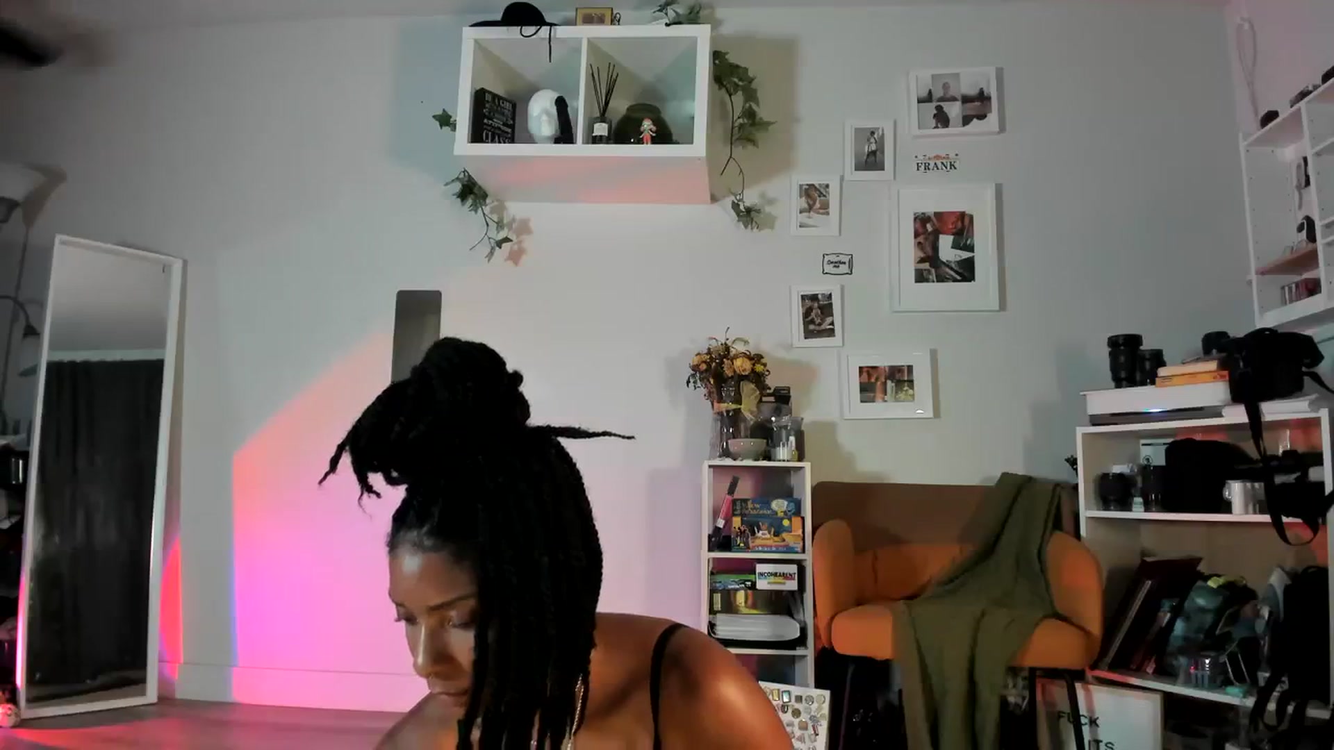 Gallery image thumbnail from Frankiiy_'s myfreecams stream on, 08/17/2023, 08:44 image 5 of 20
