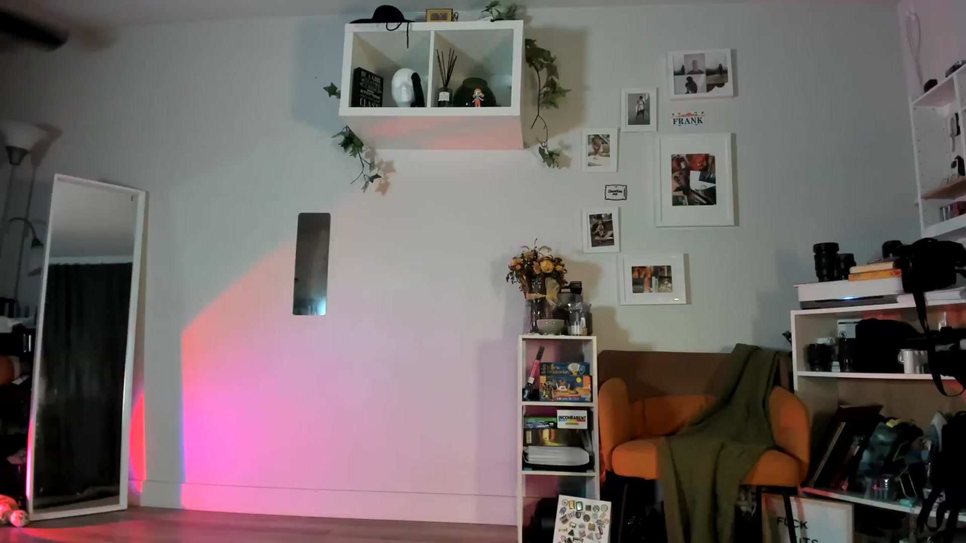 Gallery image thumbnail from Frankiiy_'s myfreecams stream on, 08/17/2023, 08:44 image 4 of 20