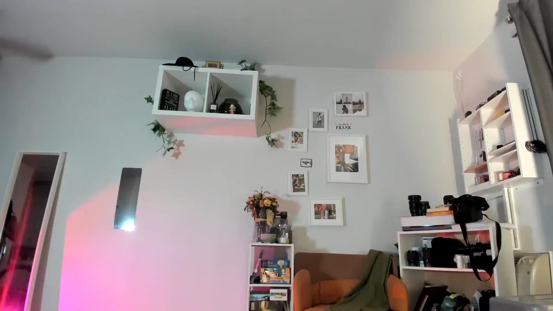 Gallery image thumbnail from Frankiiy_'s myfreecams stream on, 08/18/2023, 07:40 image 14 of 20