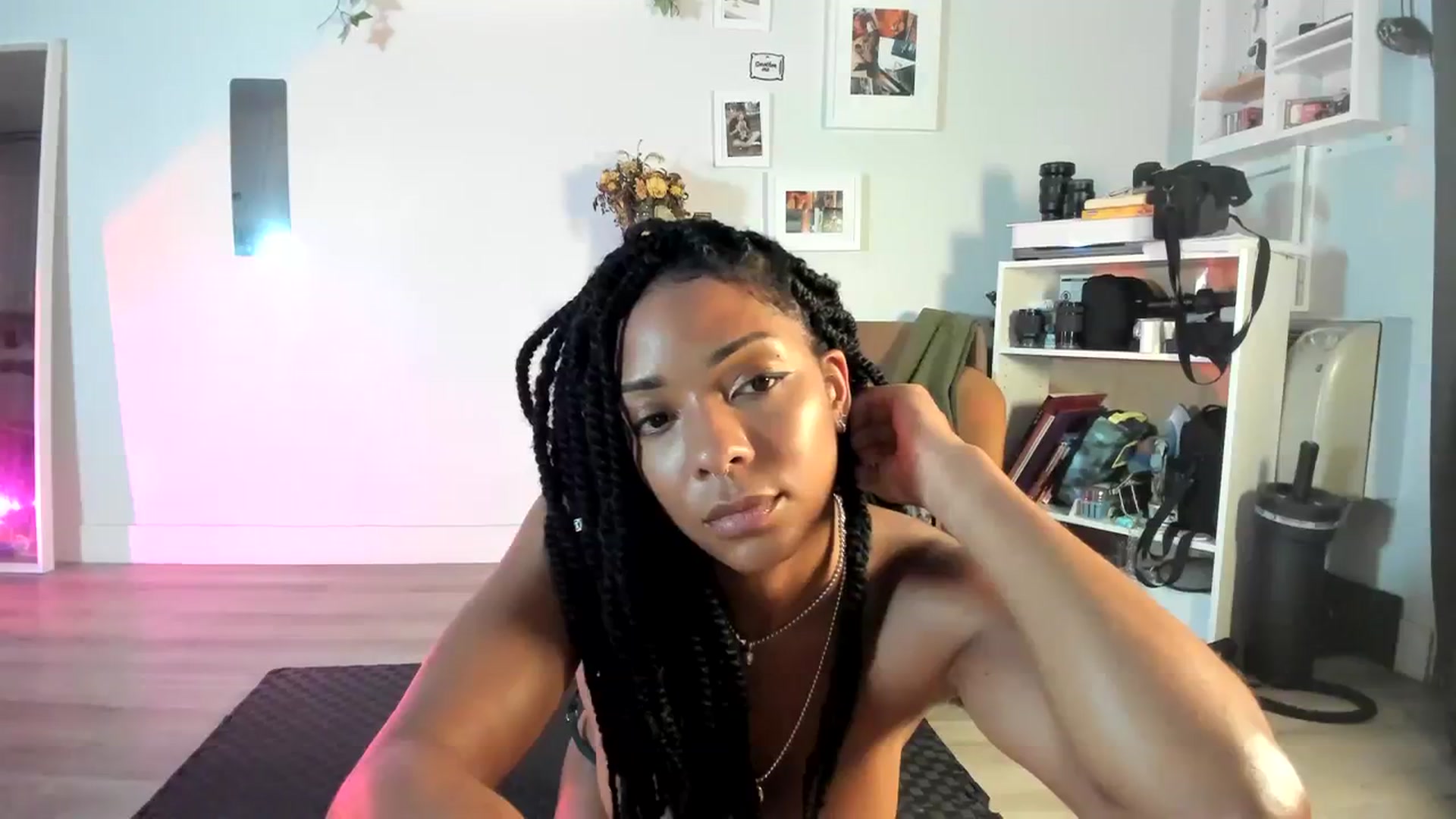 Gallery image thumbnail from Frankiiy_'s myfreecams stream on, 08/18/2023, 07:40 image 3 of 20