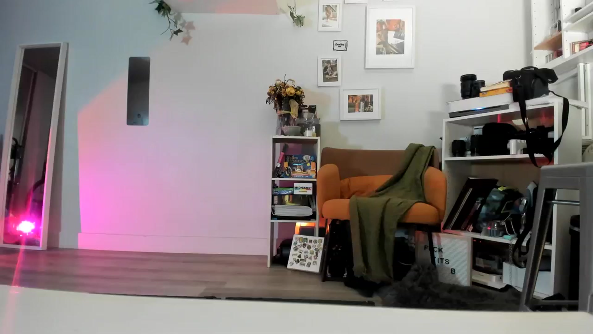 Gallery image thumbnail from Frankiiy_'s myfreecams stream on, 08/18/2023, 07:40 image 18 of 20