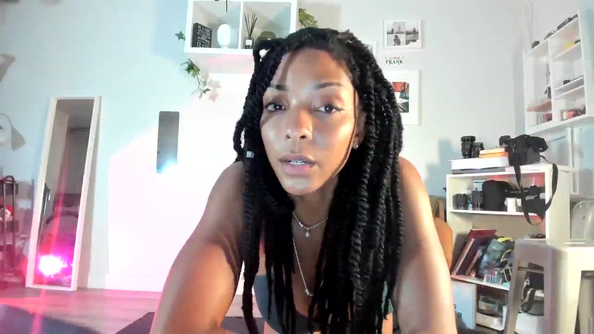 Gallery image thumbnail from Frankiiy_'s myfreecams stream on, 08/18/2023, 07:40 image 10 of 20
