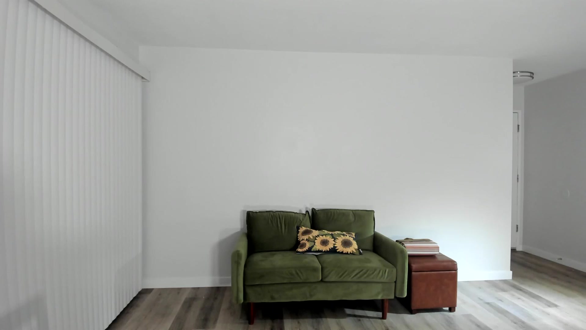 Gallery image thumbnail from Frankiiy_'s myfreecams stream on, 09/13/2023, 05:12 image 14 of 20