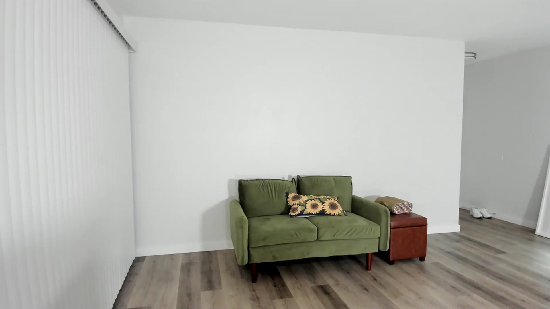 Gallery image thumbnail from Frankiiy_'s myfreecams stream on, 09/14/2023, 08:11 image 5 of 20