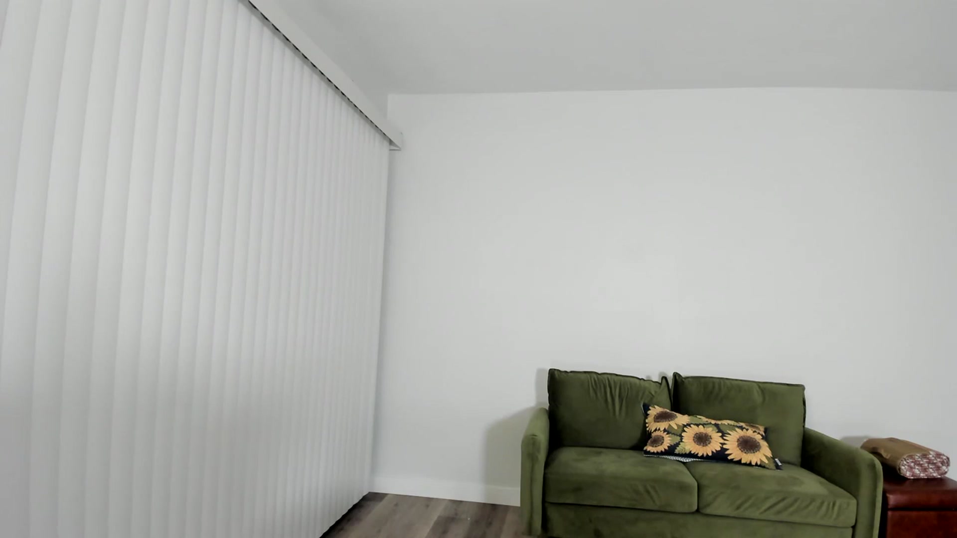 Gallery image thumbnail from Frankiiy_'s myfreecams stream on, 09/14/2023, 08:11 image 20 of 20