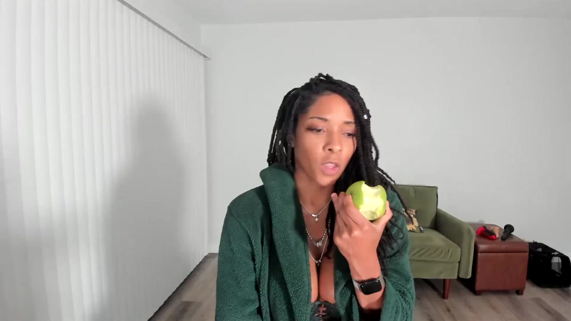 Gallery image thumbnail from Frankiiy_'s myfreecams stream on, 09/15/2023, 07:30 image 1 of 20