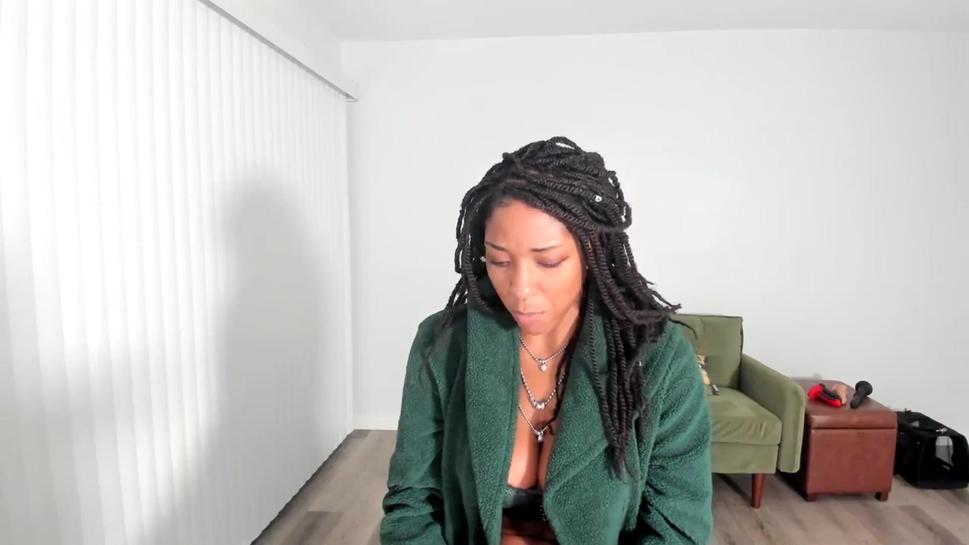 Gallery image thumbnail from Frankiiy_'s myfreecams stream on, 09/15/2023, 07:30 image 5 of 20