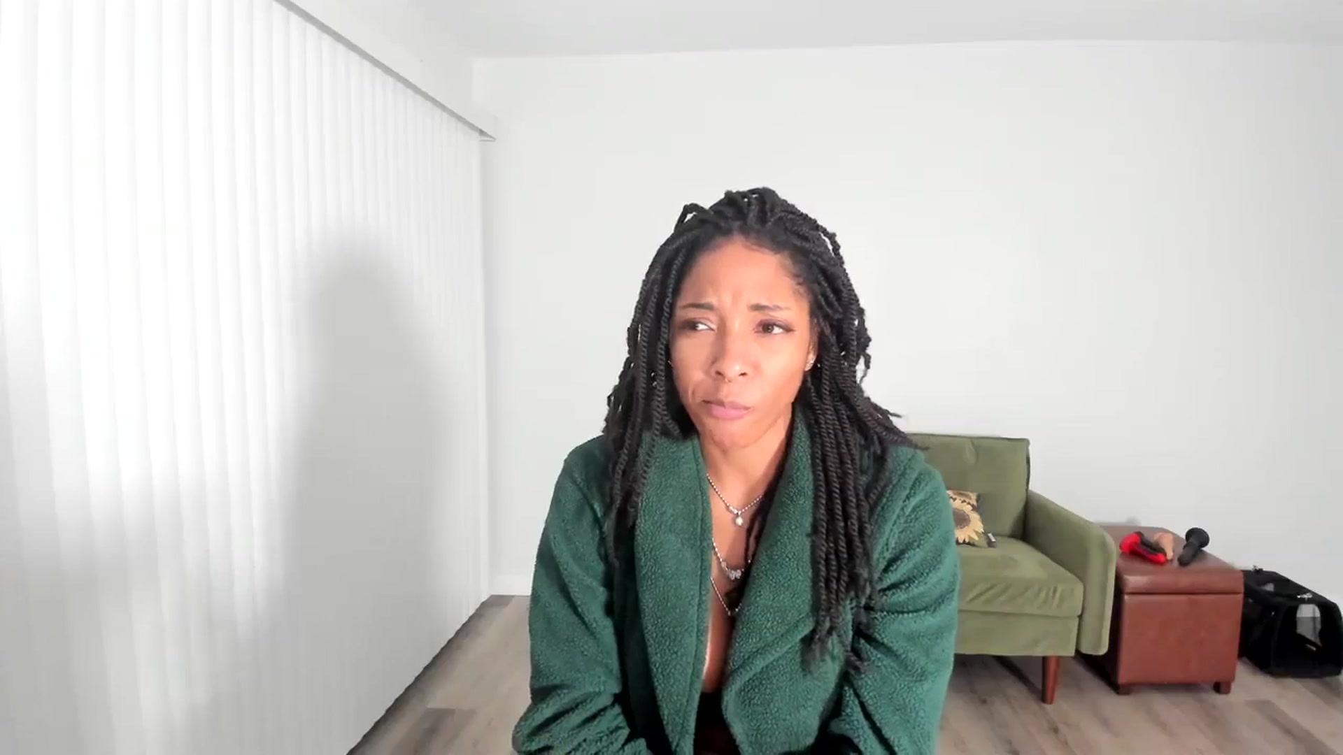 Gallery image thumbnail from Frankiiy_'s myfreecams stream on, 09/15/2023, 07:30 image 13 of 20