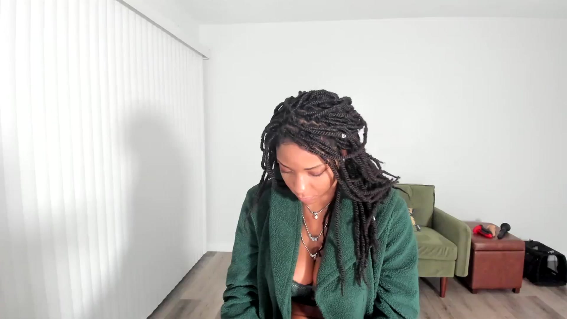 Gallery image thumbnail from Frankiiy_'s myfreecams stream on, 09/15/2023, 07:30 image 6 of 20