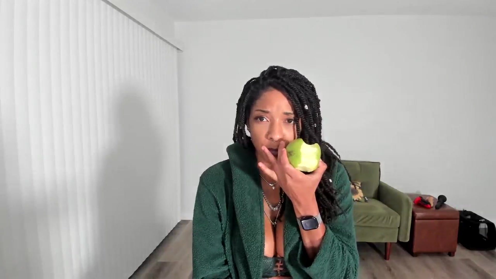 Gallery image thumbnail from Frankiiy_'s myfreecams stream on, 09/15/2023, 07:30 image 2 of 20