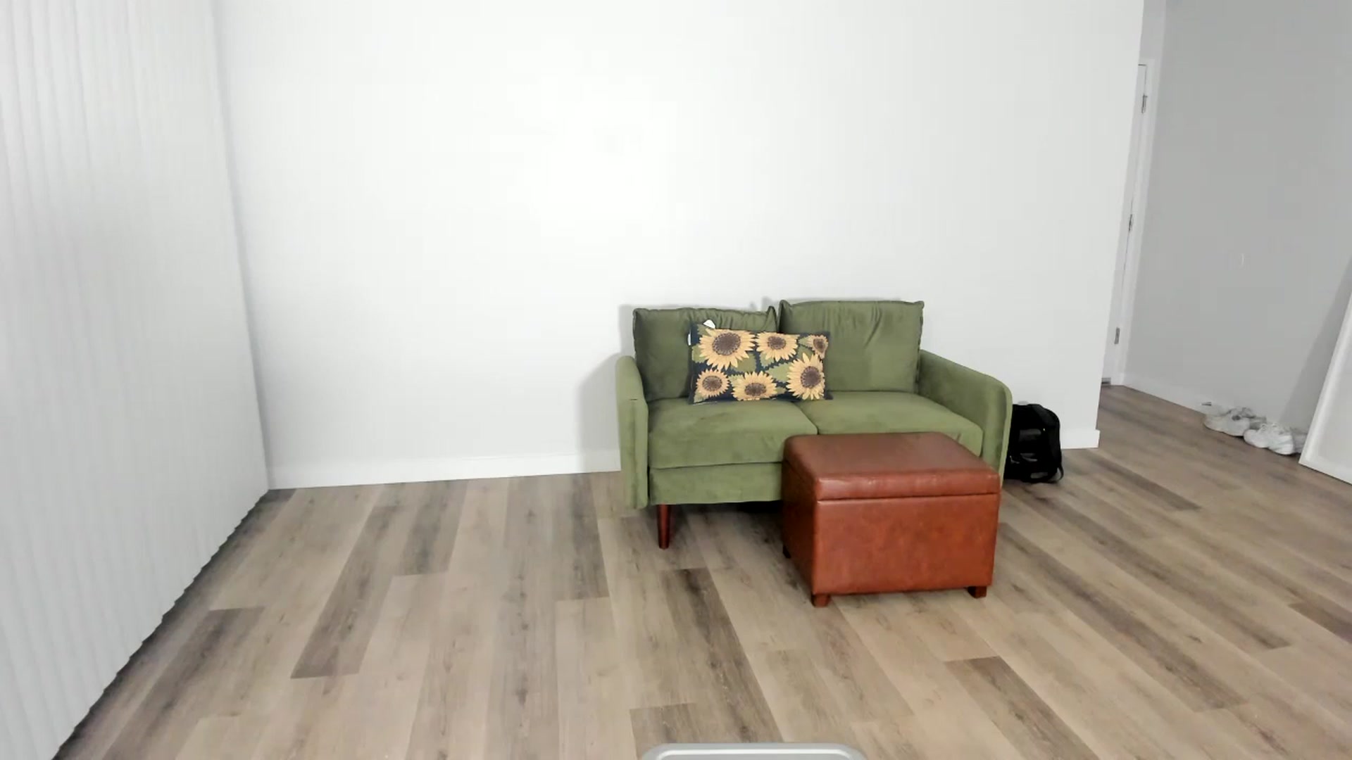Gallery image thumbnail from Frankiiy_'s myfreecams stream on, 10/05/2023, 07:28 image 9 of 20