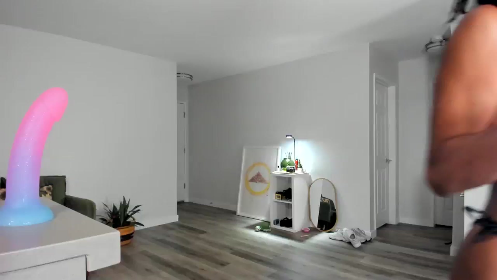 Gallery image thumbnail from Frankiiy_'s myfreecams stream on, 10/13/2023, 08:17 image 12 of 20
