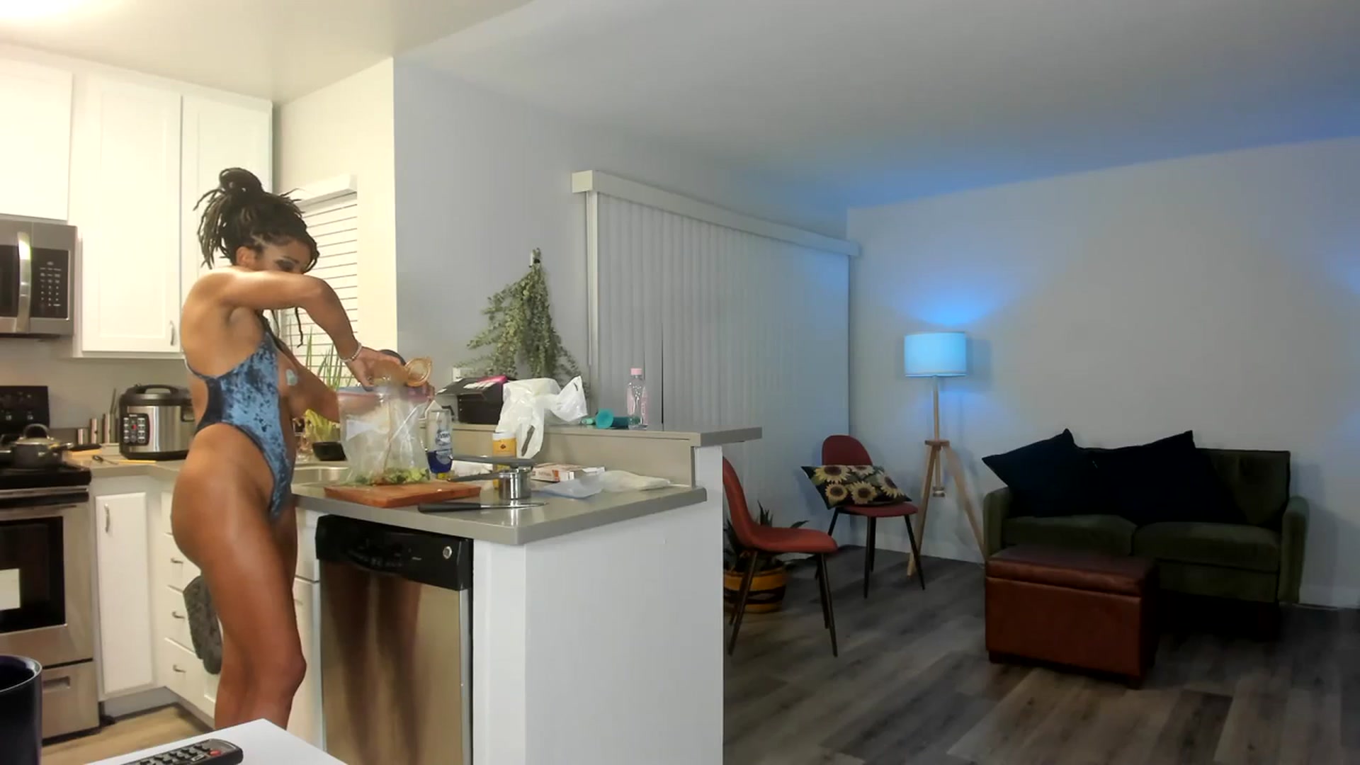 Gallery image thumbnail from Frankiiy_'s myfreecams stream on, 10/19/2023, 05:49 image 4 of 20