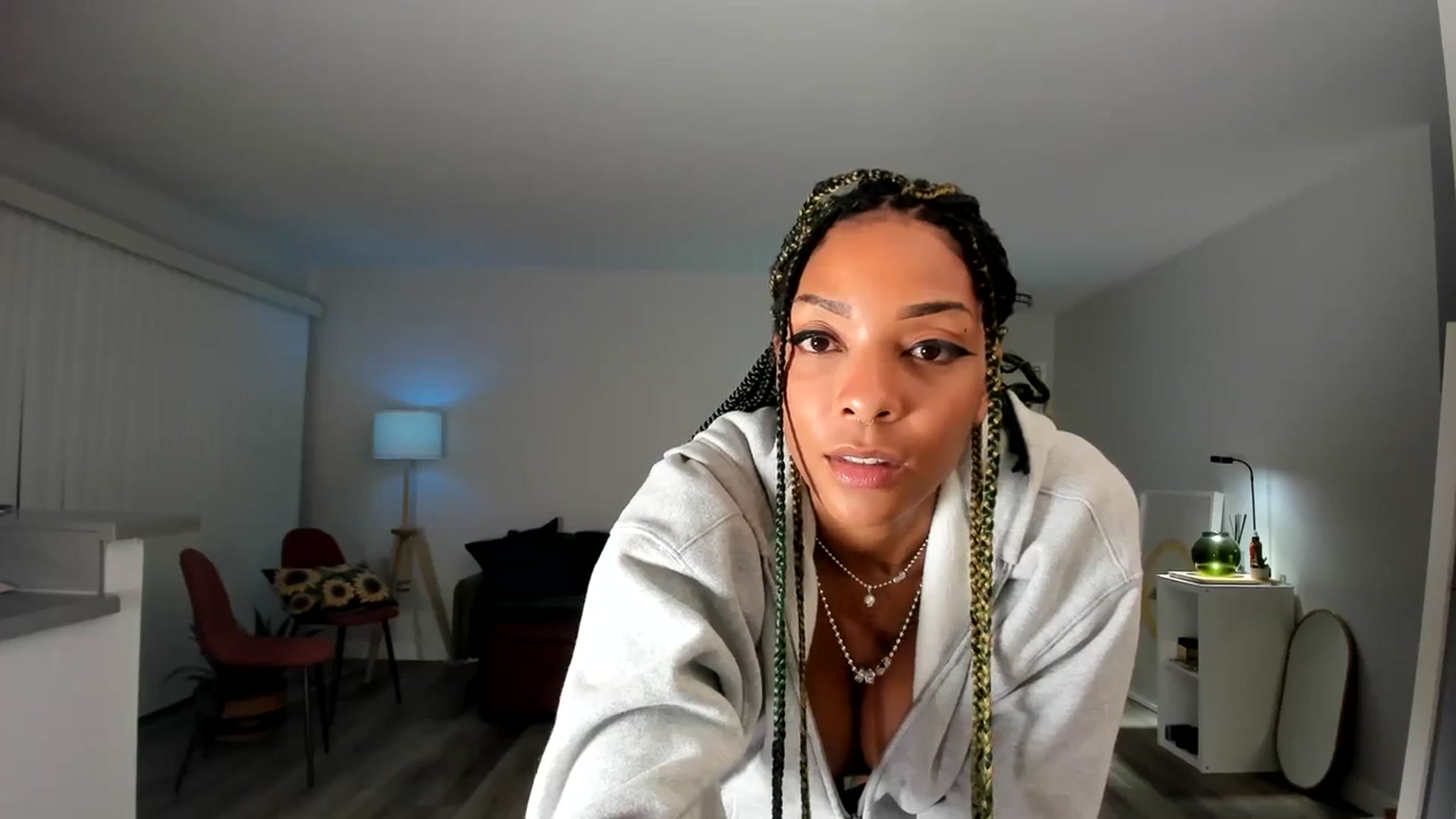 Gallery image thumbnail from Frankiiy_'s myfreecams stream on, 11/17/2023, 07:19 image 15 of 20