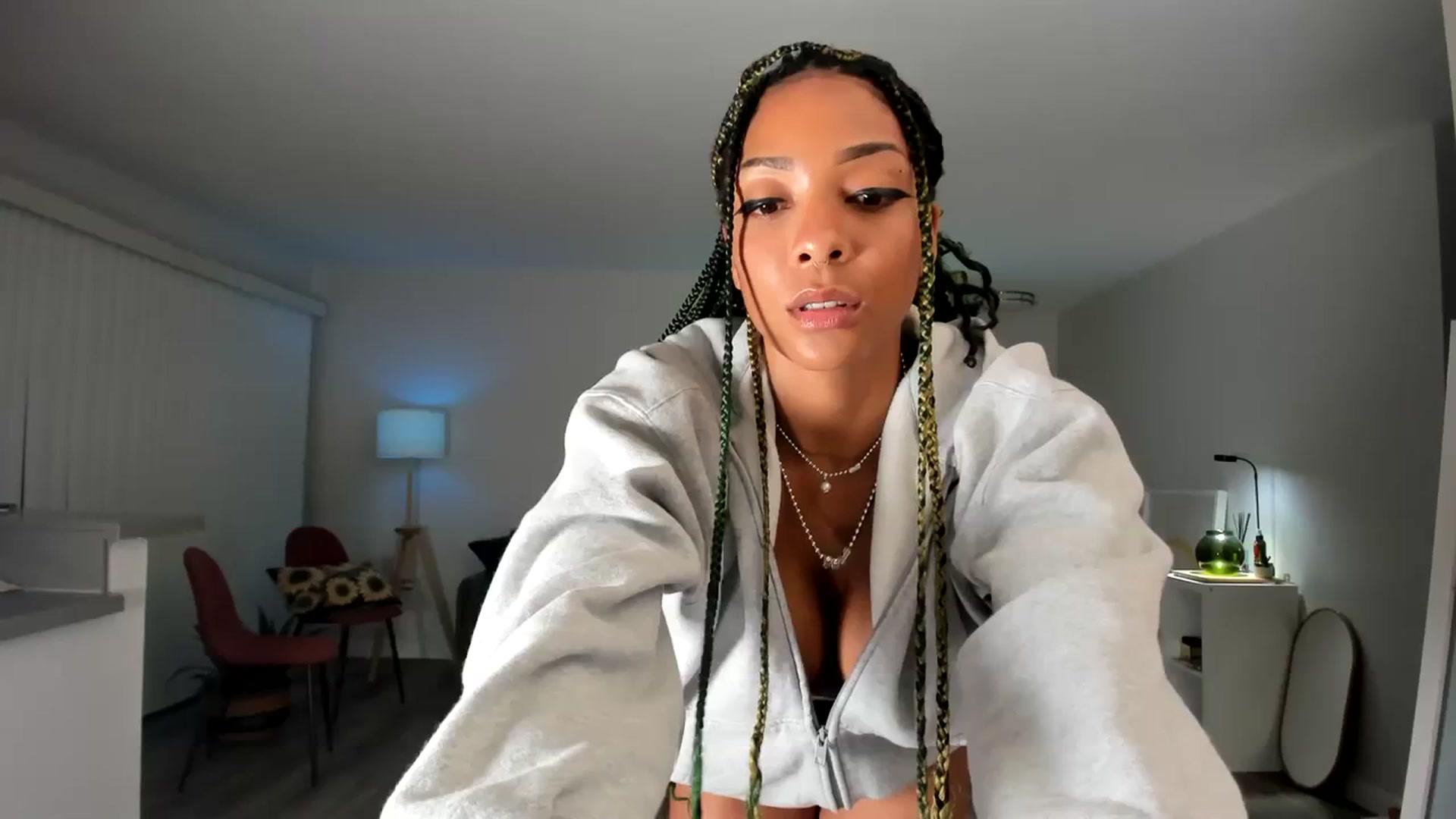 Gallery image thumbnail from Frankiiy_'s myfreecams stream on, 11/17/2023, 07:19 image 16 of 20