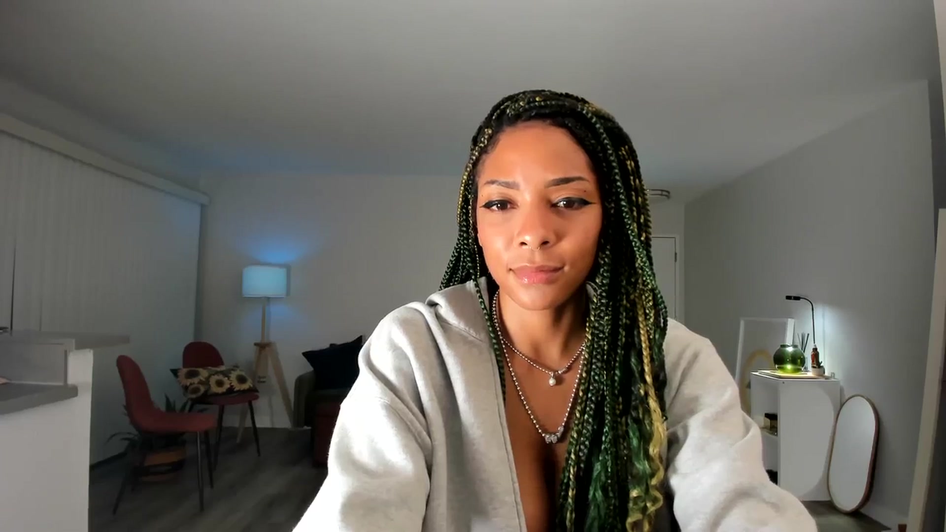 Gallery image thumbnail from Frankiiy_'s myfreecams stream on, 11/17/2023, 07:19 image 4 of 20