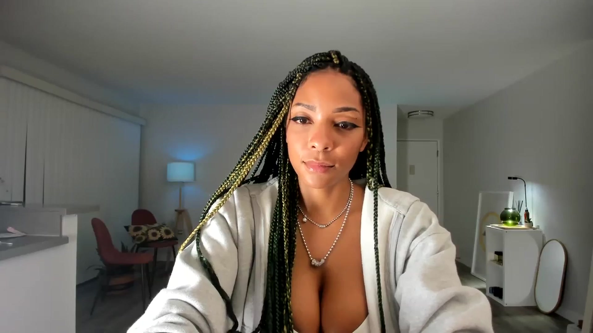 Gallery image thumbnail from Frankiiy_'s myfreecams stream on, 11/17/2023, 08:32 image 7 of 20