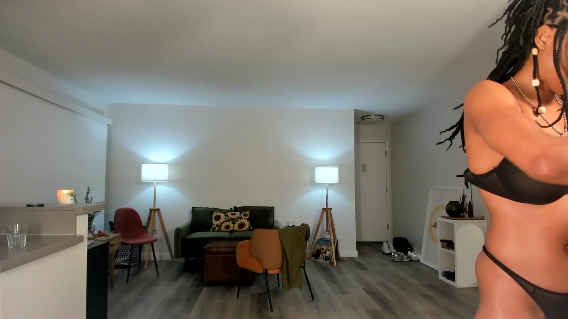 Gallery image thumbnail from Frankiiy_'s myfreecams stream on, 03/07/2024, 10:32 image 18 of 20