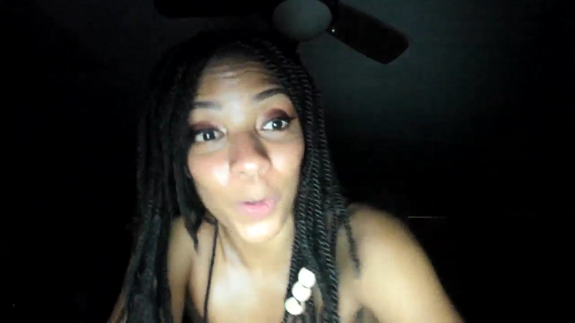 Gallery image thumbnail from Frankiiy_'s myfreecams stream on, 03/28/2024, 09:30 image 19 of 20