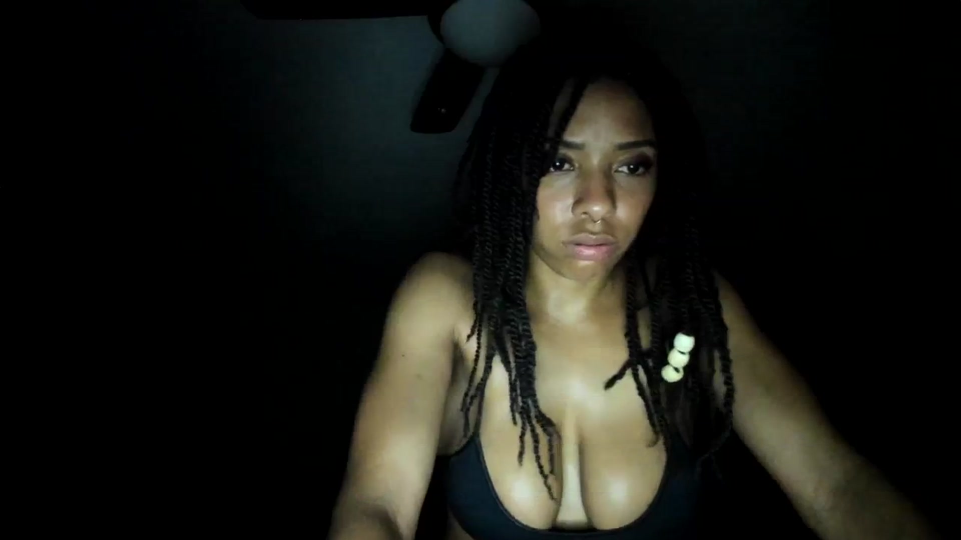 Gallery image thumbnail from Frankiiy_'s myfreecams stream on, 03/28/2024, 09:30 image 15 of 20