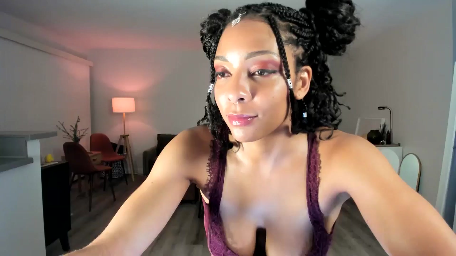 Gallery image thumbnail from Frankiiy_'s myfreecams stream on, 05/16/2024, 08:01 image 17 of 20
