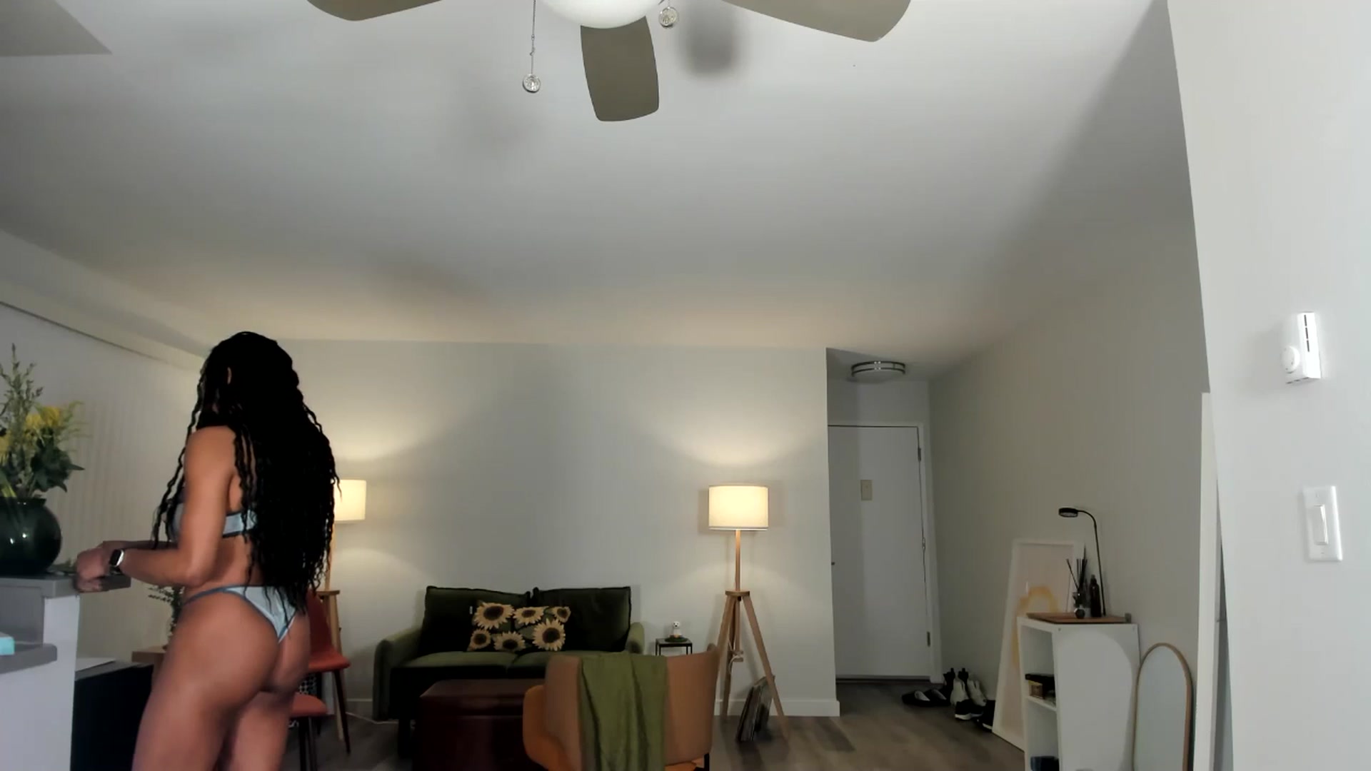 Gallery image thumbnail from Frankiiy_'s myfreecams stream on, 05/29/2024, 06:13 image 2 of 20