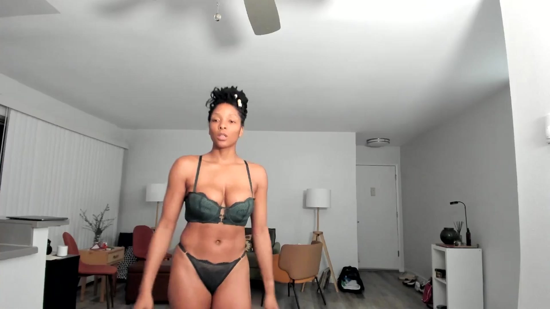 Gallery image thumbnail from Frankiiy_'s myfreecams stream on, 07/16/2024, 08:07 image 19 of 20