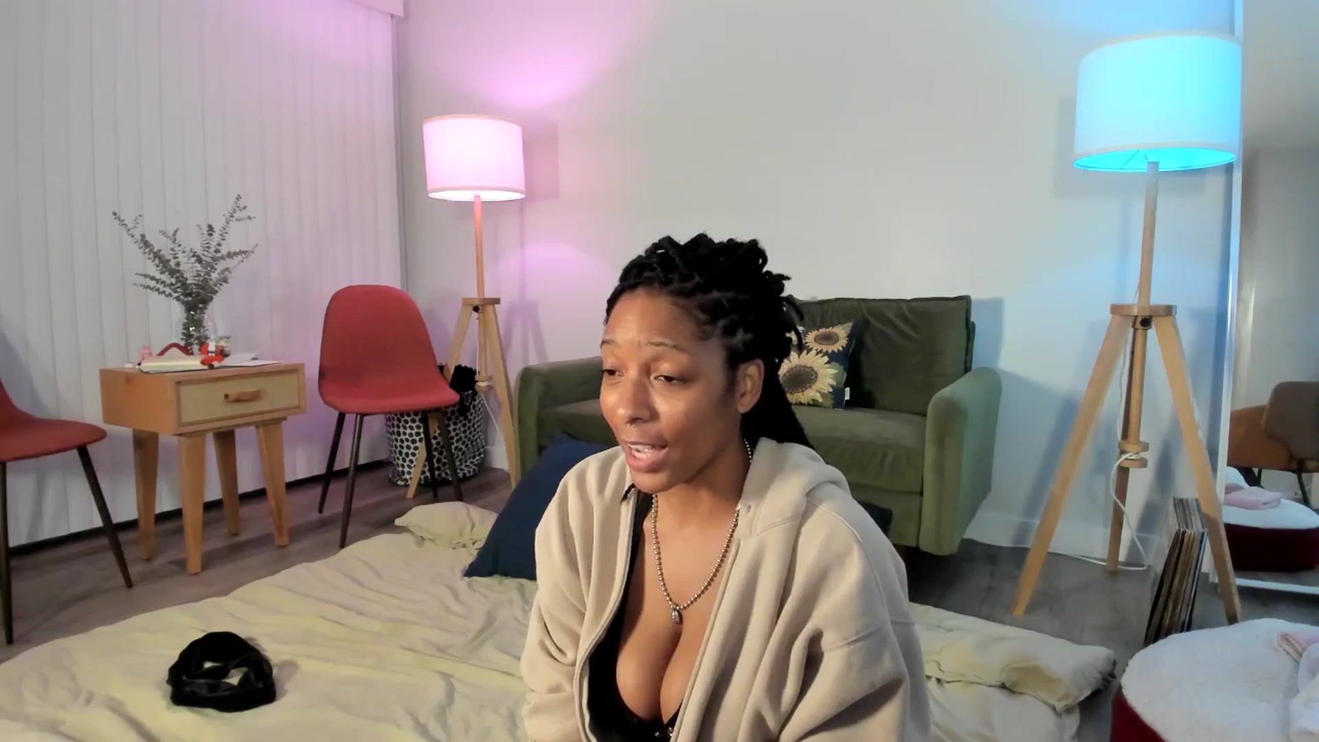 Gallery image thumbnail from Frankiiy_'s myfreecams stream on, 07/29/2024, 10:02 image 15 of 20