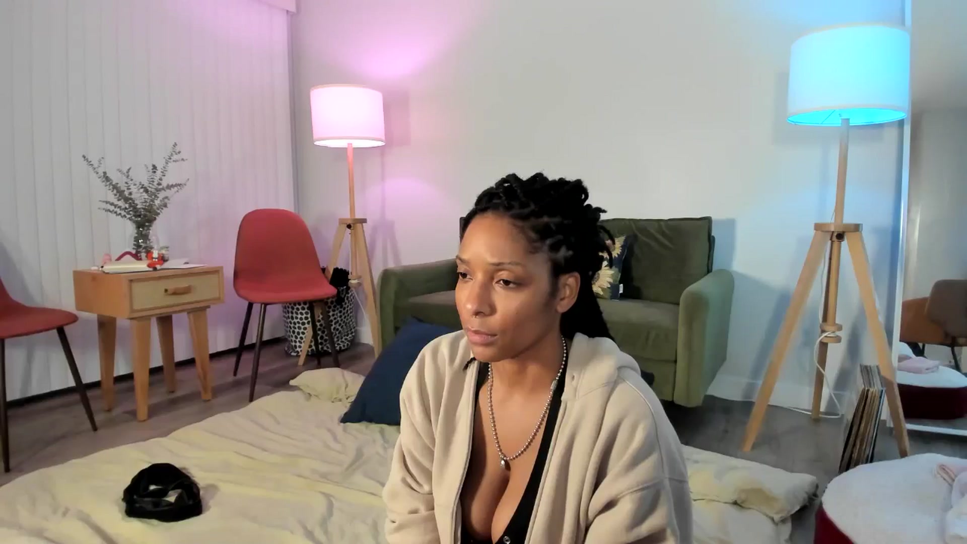 Gallery image thumbnail from Frankiiy_'s myfreecams stream on, 07/29/2024, 10:02 image 17 of 20