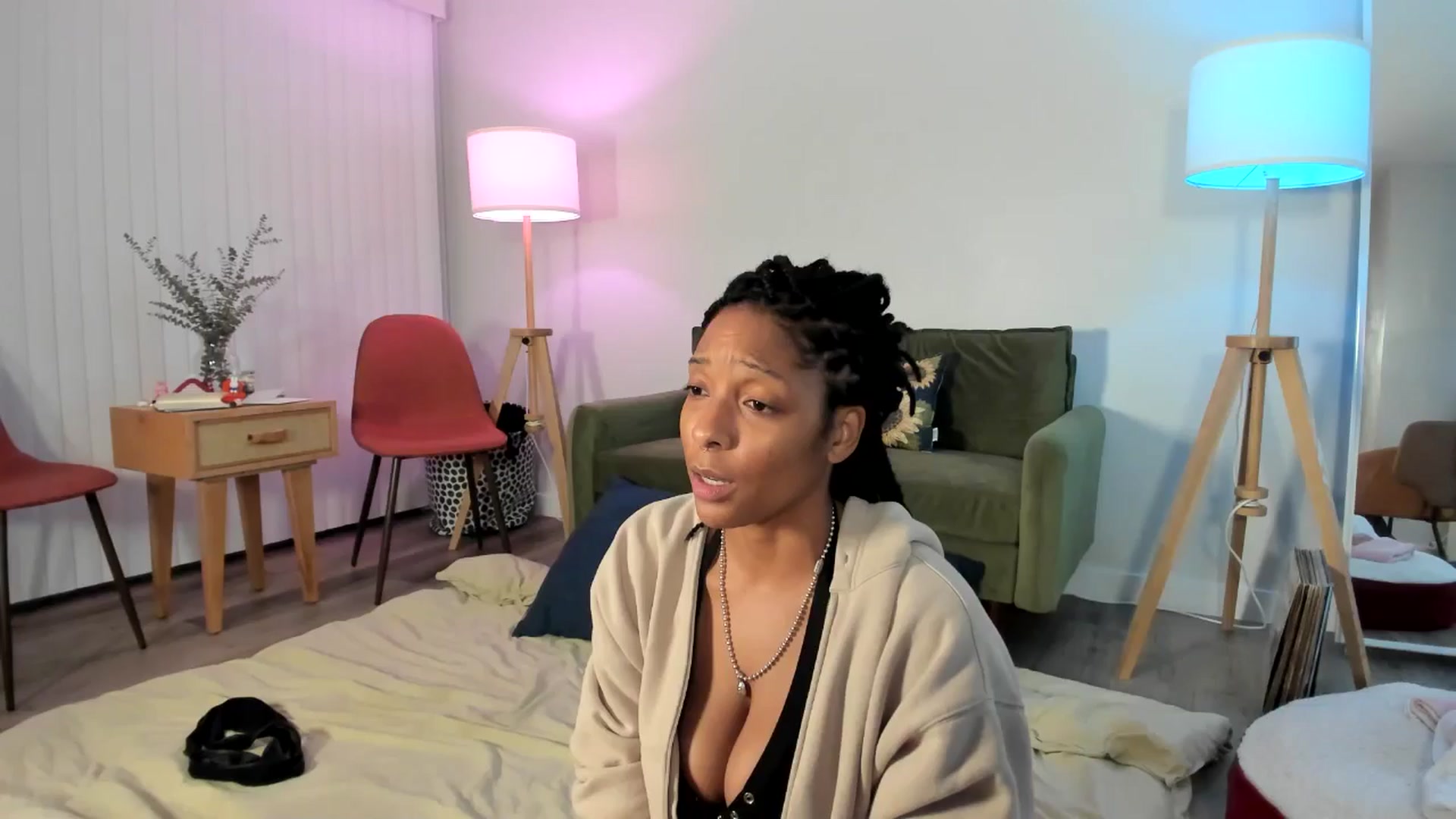 Gallery image thumbnail from Frankiiy_'s myfreecams stream on, 07/29/2024, 10:02 image 16 of 20