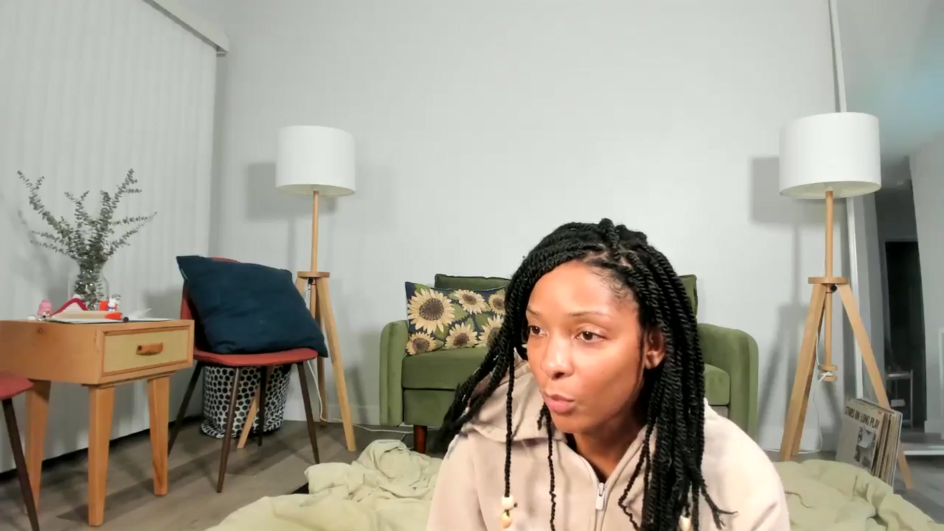 Gallery image thumbnail from Frankiiy_'s myfreecams stream on, 07/31/2024, 08:35 image 15 of 20
