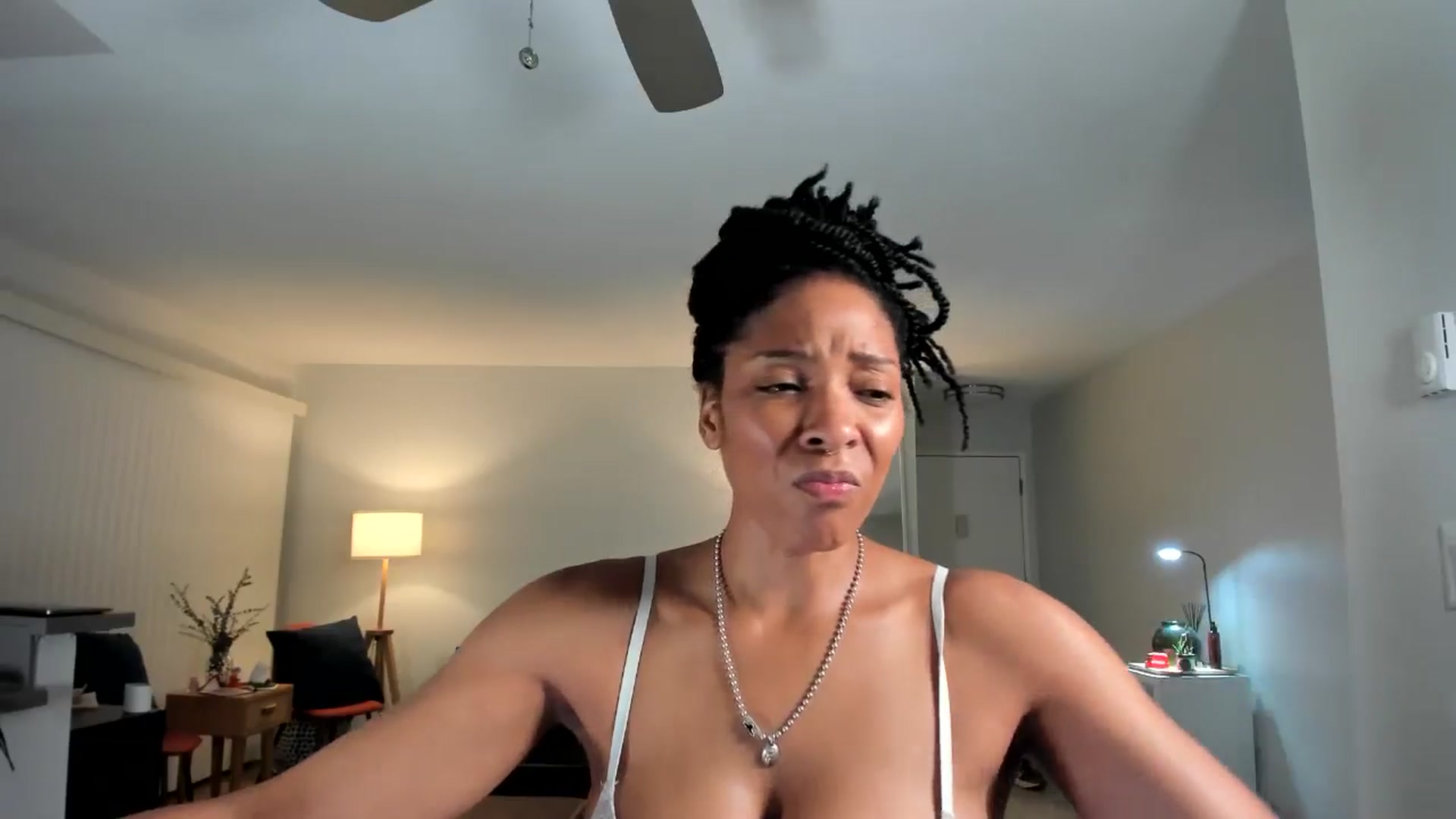 Gallery image thumbnail from Frankiiy_'s myfreecams stream on, 08/06/2024, 07:22 image 9 of 20