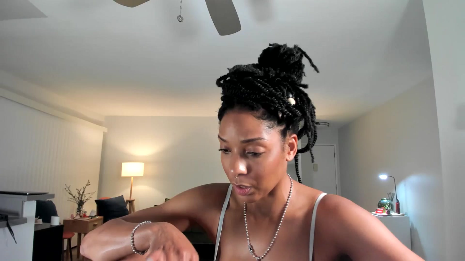 Gallery image thumbnail from Frankiiy_'s myfreecams stream on, 08/06/2024, 07:22 image 8 of 20