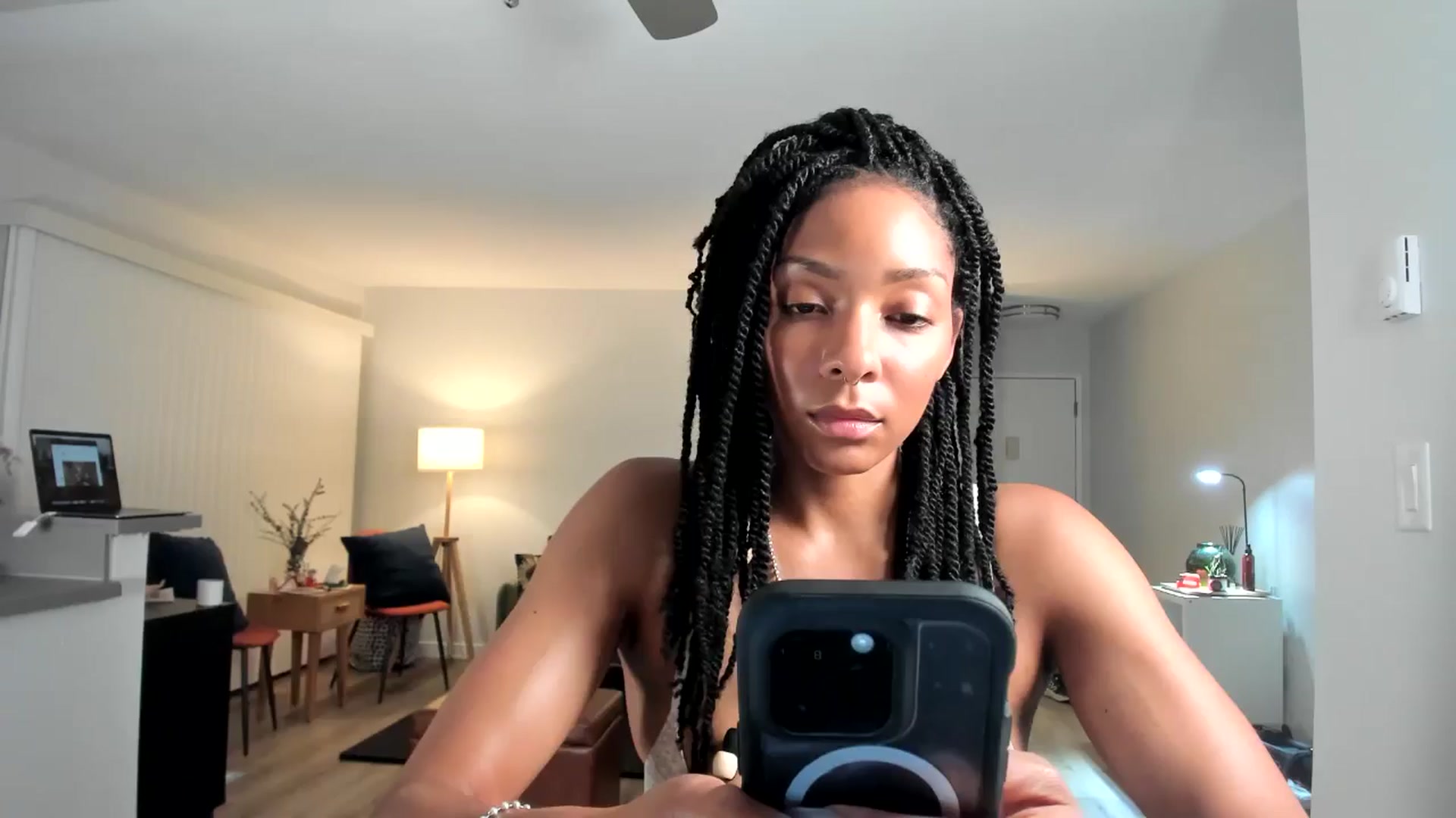 Gallery image thumbnail from Frankiiy_'s myfreecams stream on, 08/06/2024, 07:22 image 1 of 20