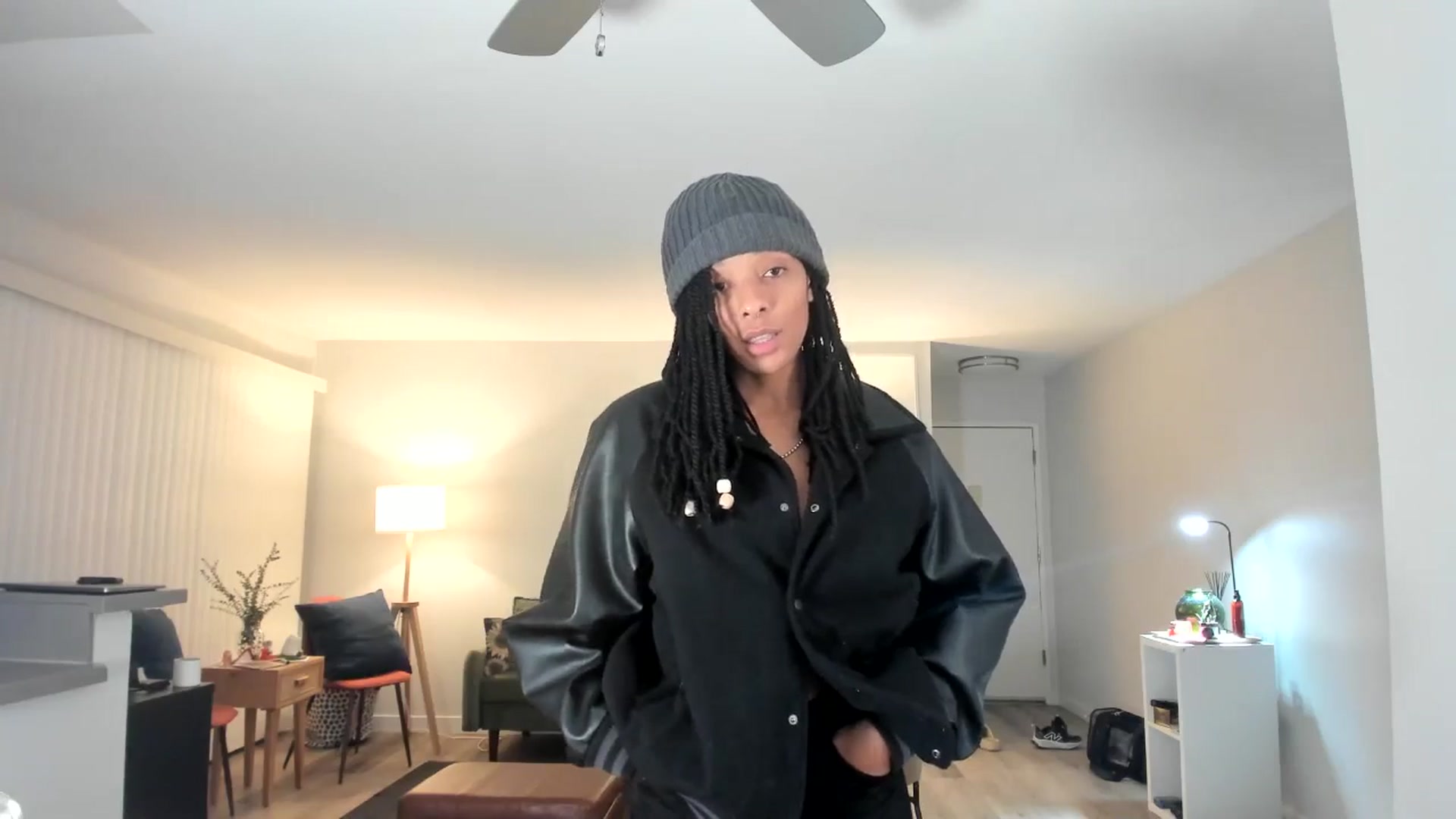 Gallery image thumbnail from Frankiiy_'s myfreecams stream on, 08/08/2024, 06:43 image 8 of 20