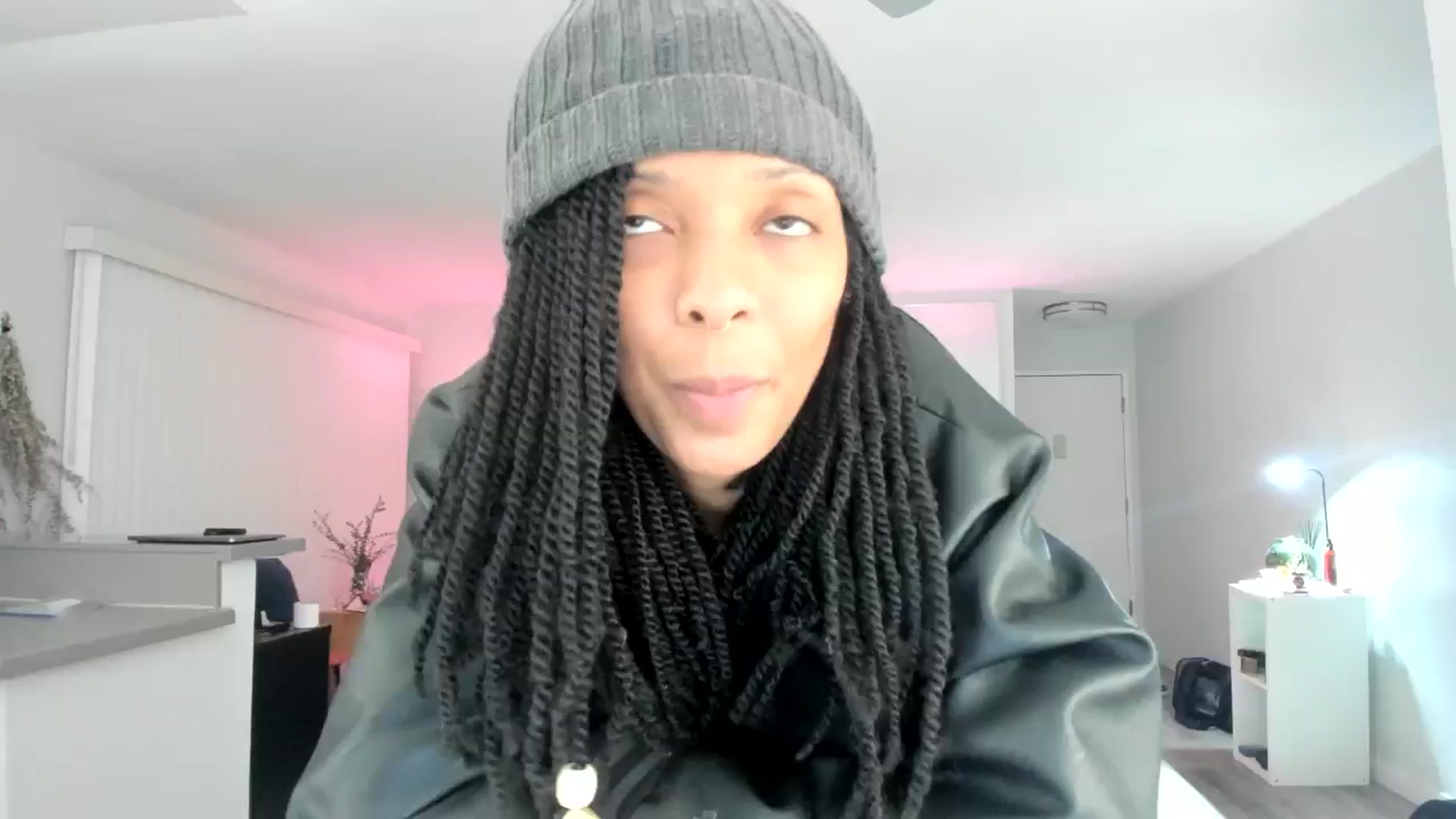 Gallery image thumbnail from Frankiiy_'s myfreecams stream on, 08/08/2024, 06:43 image 19 of 20