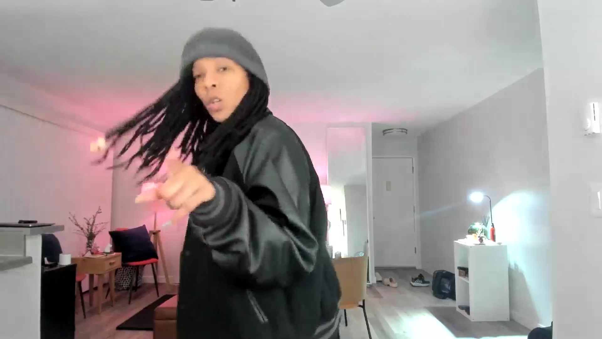 Gallery image thumbnail from Frankiiy_'s myfreecams stream on, 08/08/2024, 06:43 image 15 of 20