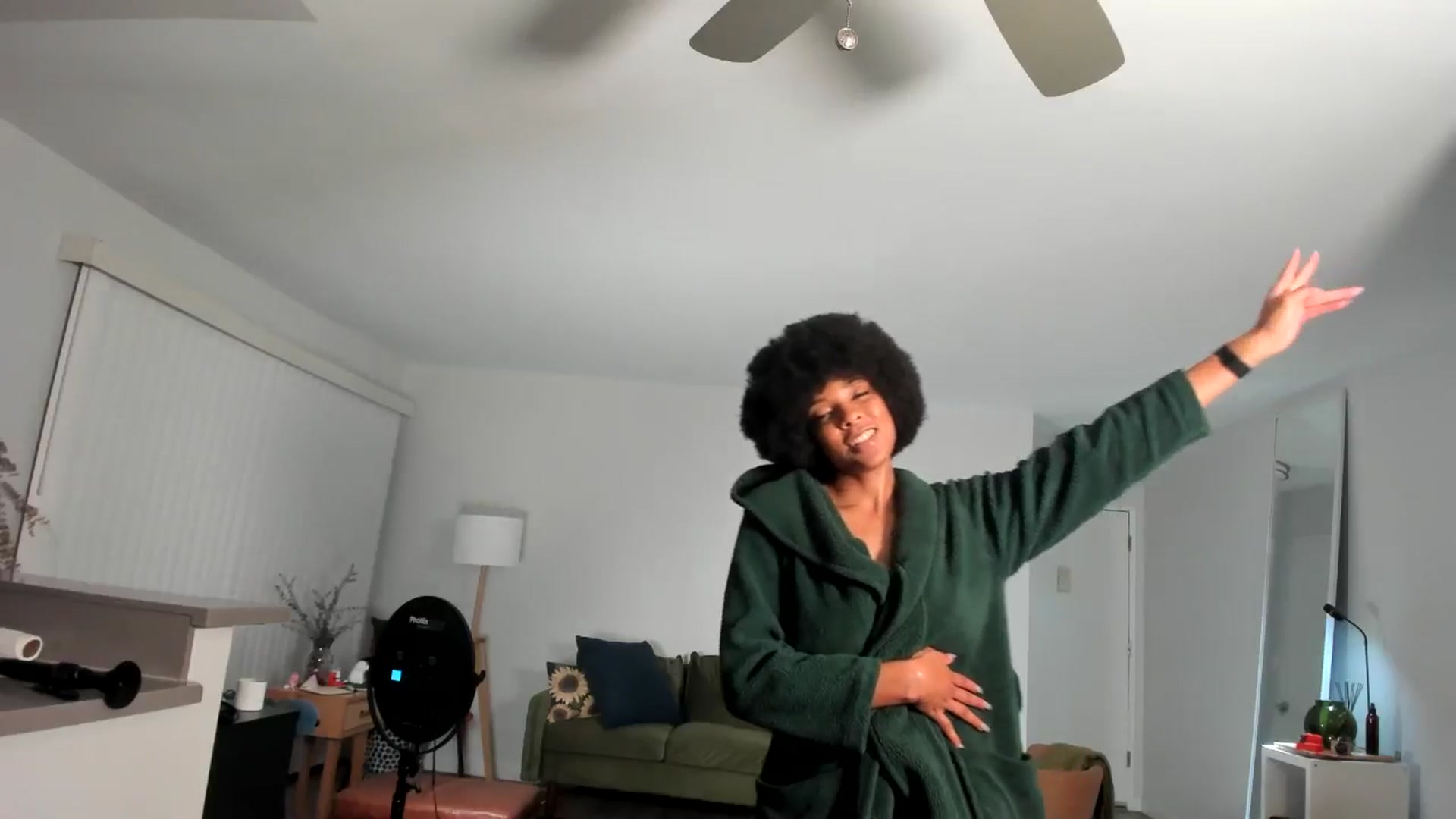 Gallery image thumbnail from Frankiiy_'s myfreecams stream on, 08/13/2024, 06:16 image 6 of 20