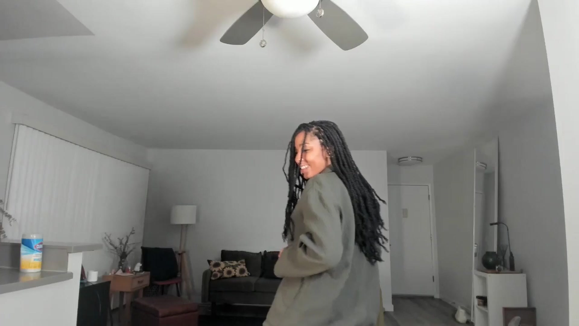 Gallery image thumbnail from Frankiiy_'s myfreecams stream on, 08/18/2024, 10:32 image 7 of 20