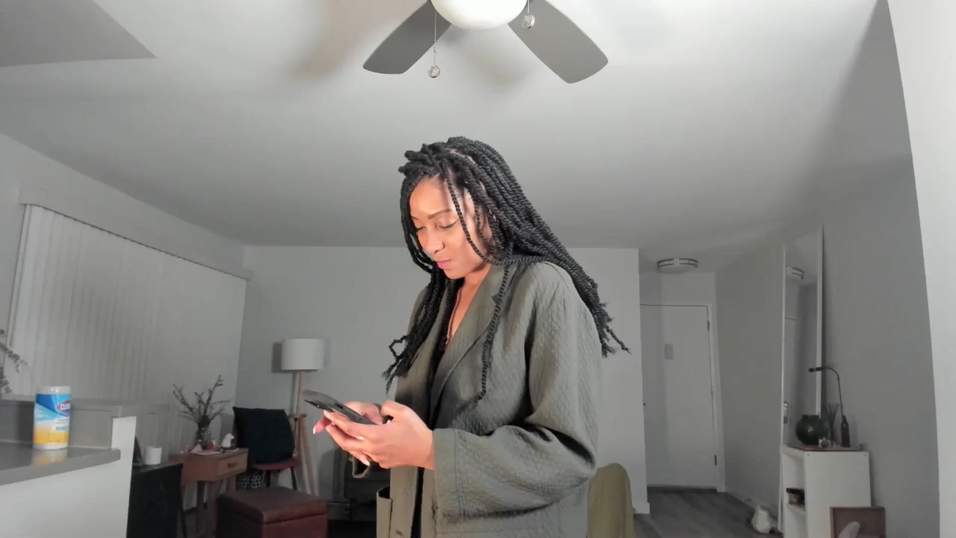 Gallery image thumbnail from Frankiiy_'s myfreecams stream on, 08/18/2024, 10:32 image 10 of 20