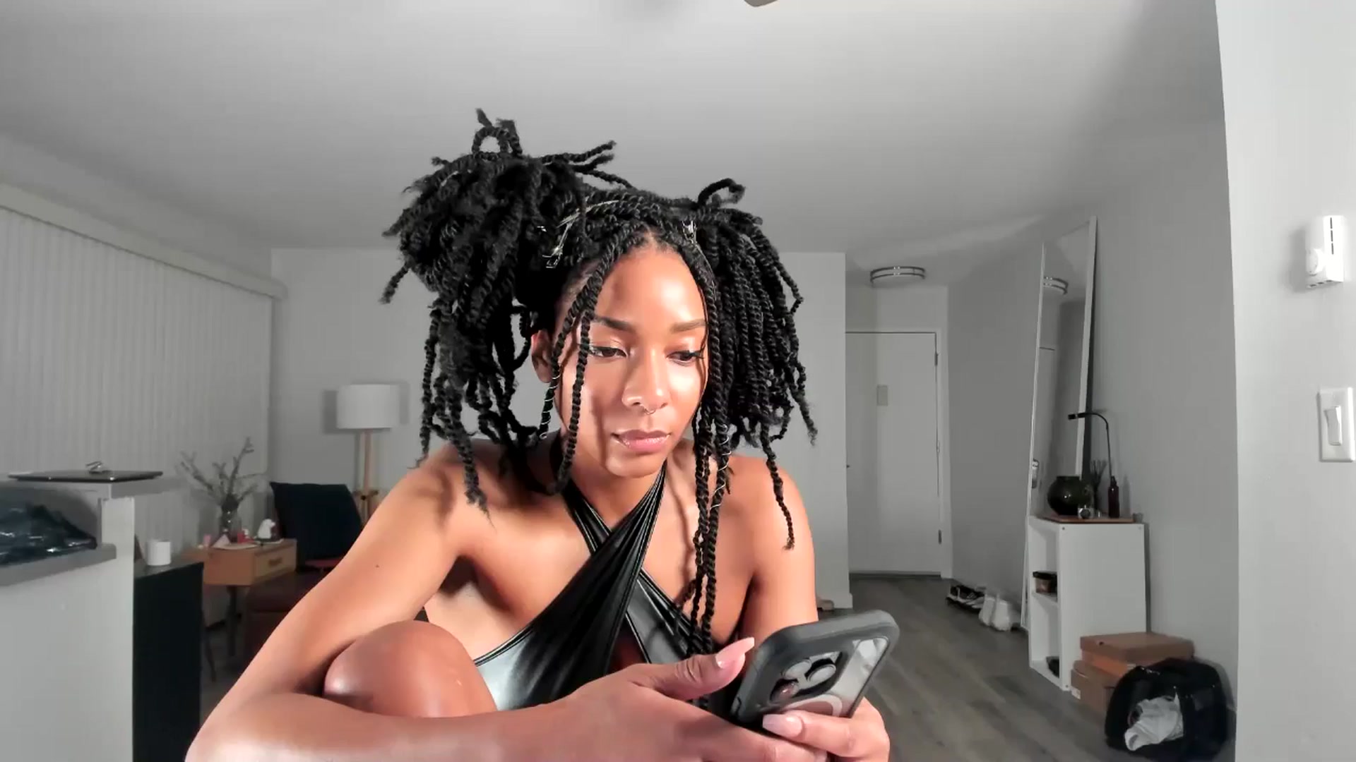 Gallery image thumbnail from Frankiiy_'s myfreecams stream on, 08/22/2024, 07:48 image 7 of 20