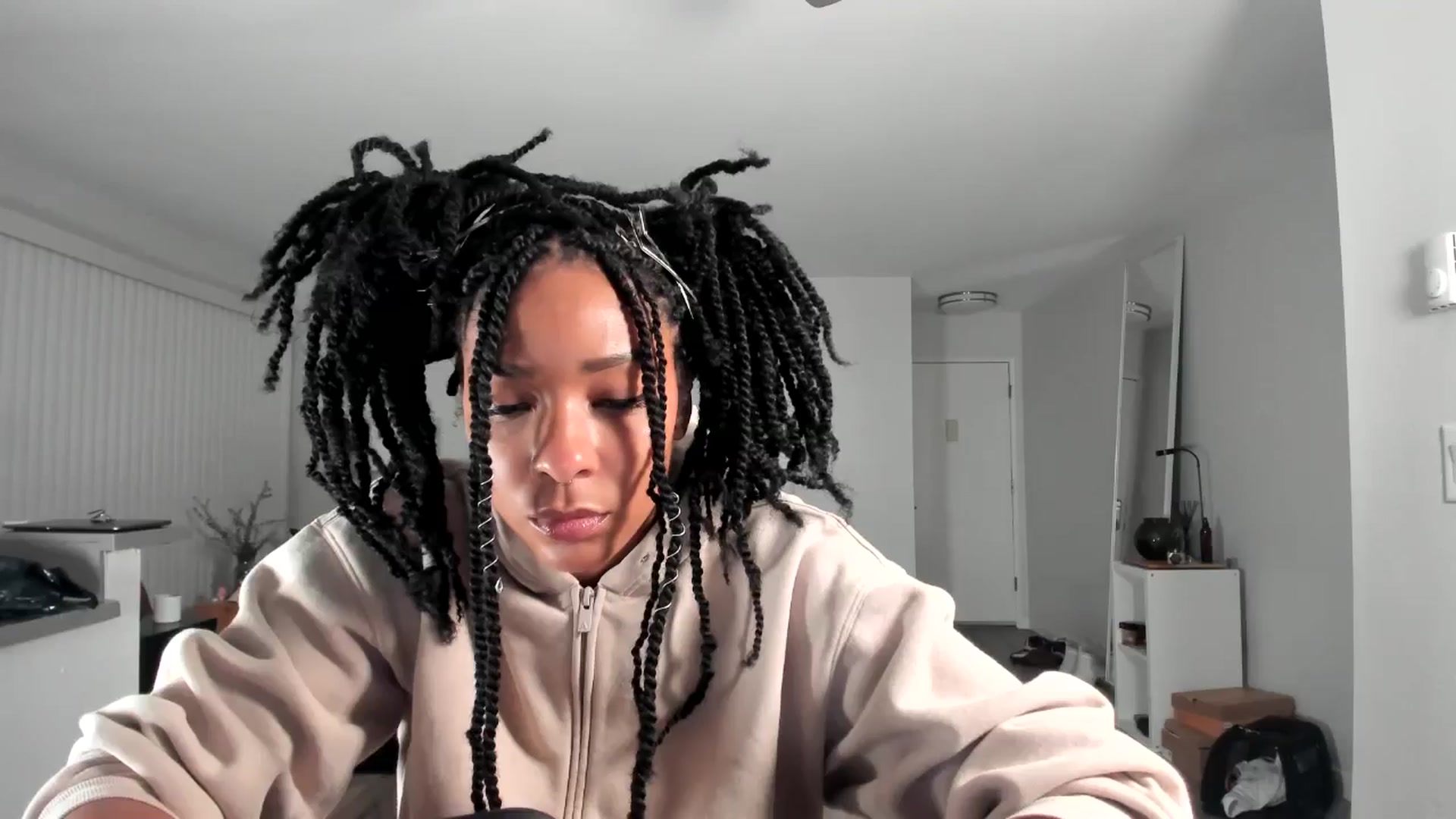 Gallery image thumbnail from Frankiiy_'s myfreecams stream on, 08/22/2024, 10:06 image 1 of 20