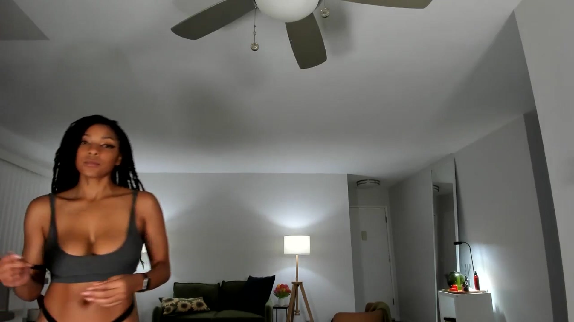 Gallery image thumbnail from Frankiiy_'s myfreecams stream on, 08/29/2024, 05:33 image 2 of 20