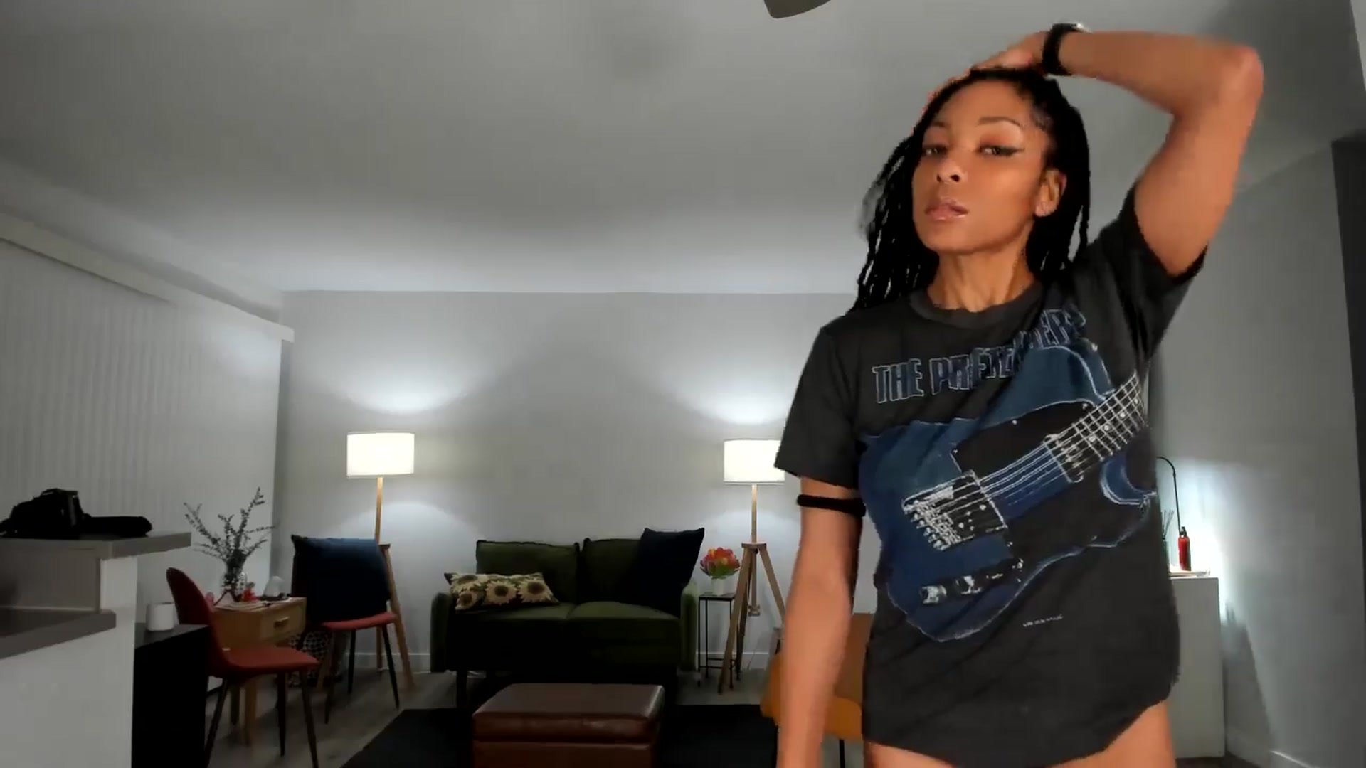 Gallery image thumbnail from Frankiiy_'s myfreecams stream on, 08/29/2024, 06:02 image 17 of 20