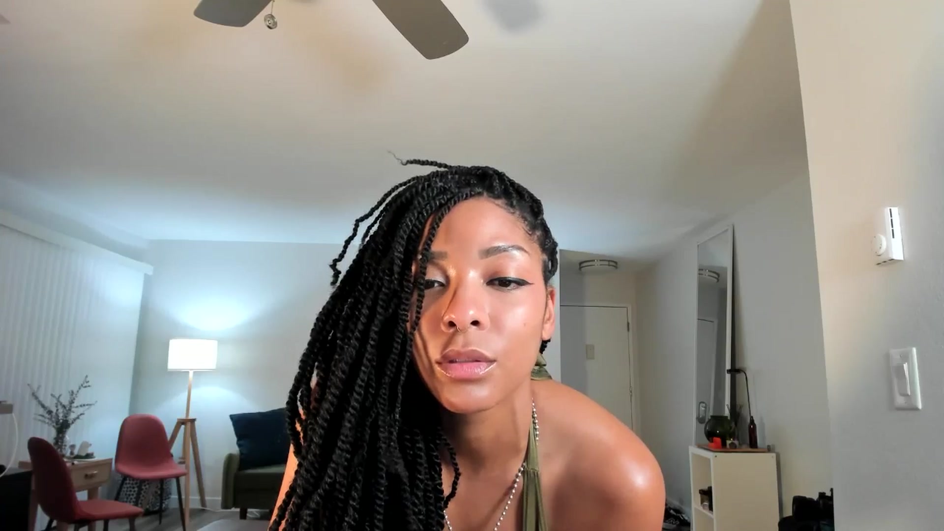 Gallery image thumbnail from Frankiiy_'s myfreecams stream on, 09/19/2024, 06:56 image 6 of 20