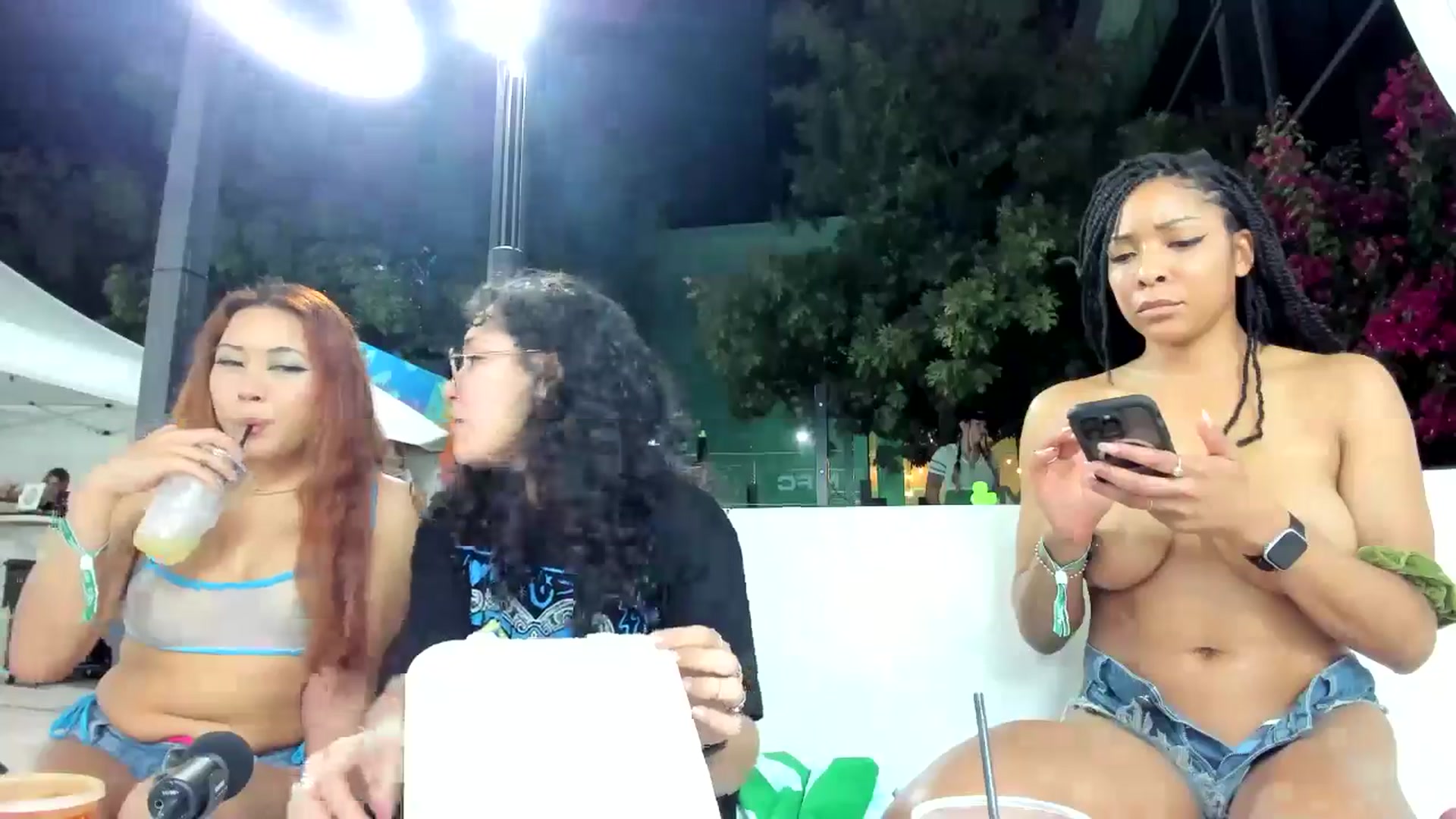 Gallery image thumbnail from Frankiiy_'s myfreecams stream on, 09/24/2024, 06:51 image 12 of 20
