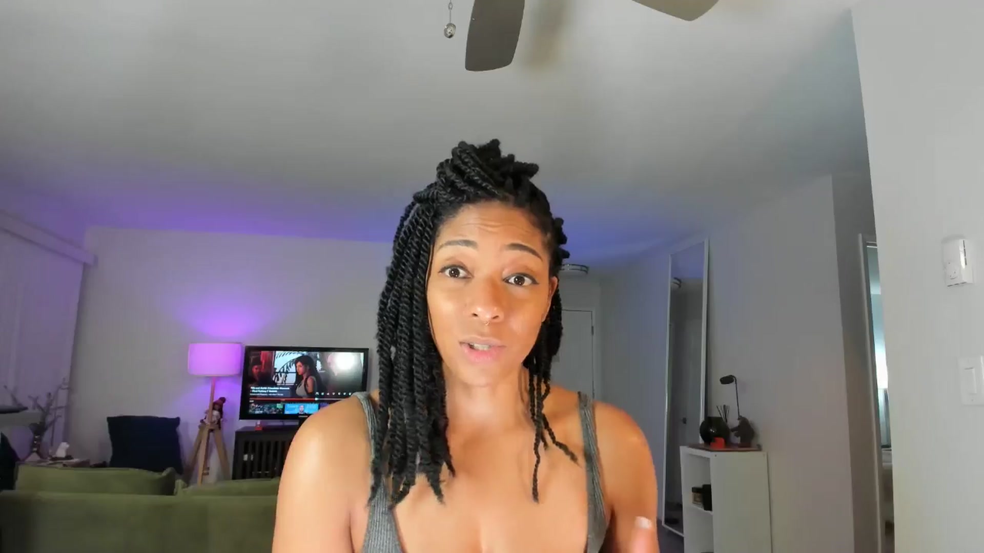 Gallery image thumbnail from Frankiiy_'s myfreecams stream on, 10/15/2024, 07:18 image 15 of 20